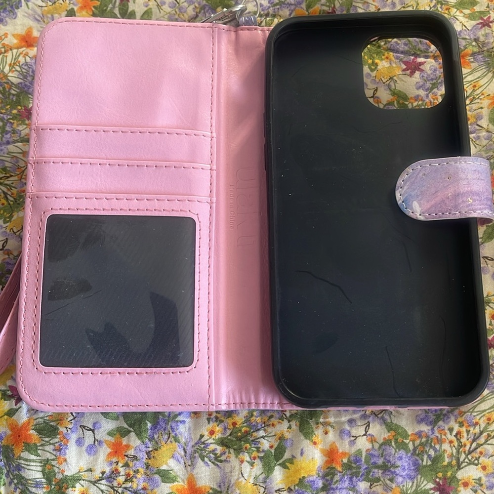 iPhone case - Picture 2 of 2